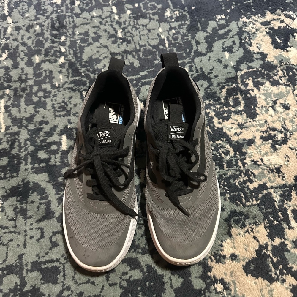 Vans ultra range sz 10
